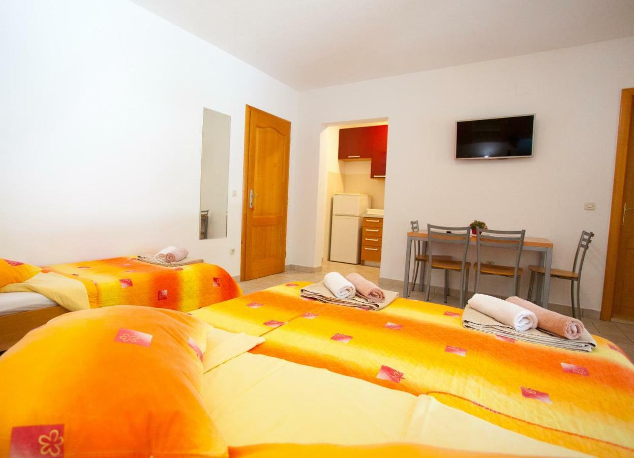 ברלה Apartments Jadranko מראה חיצוני תמונה